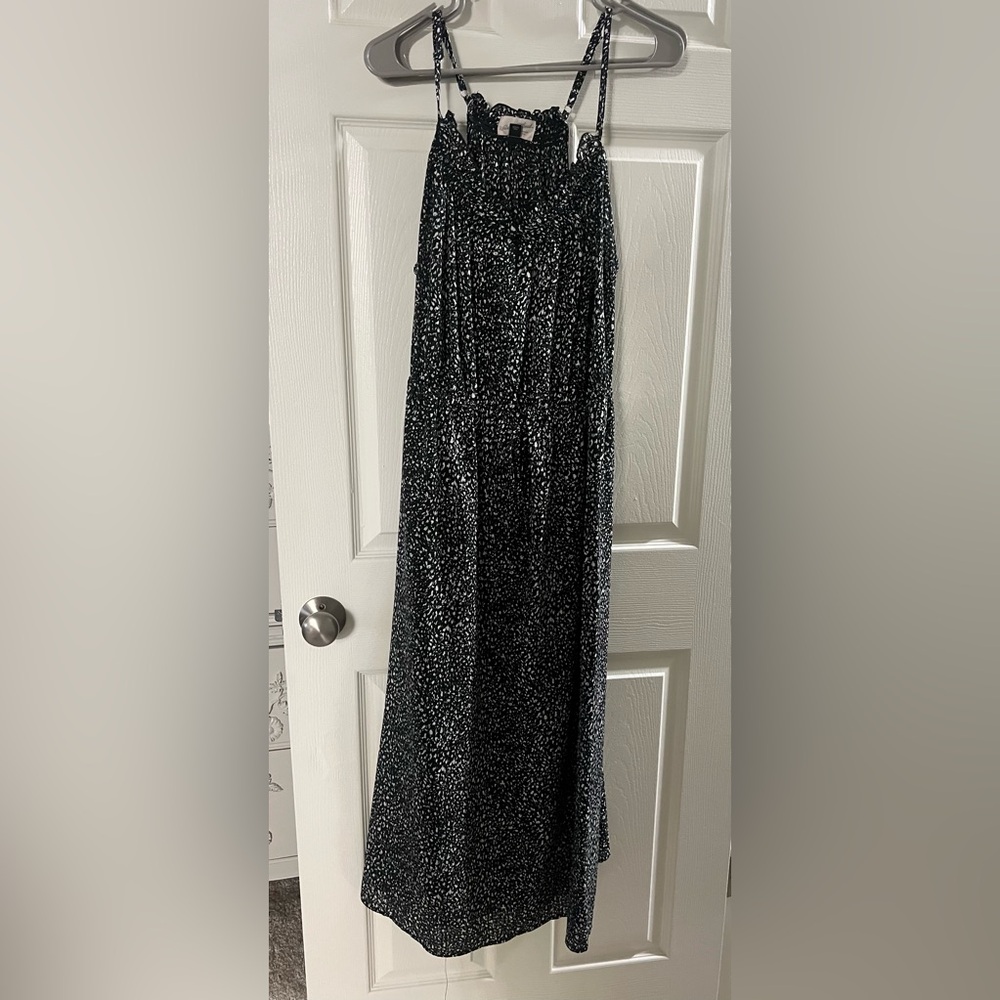 Universal Thread Monochrome Patterned Skirt